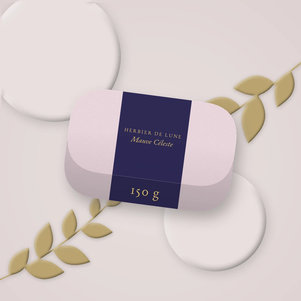Savon Mauve Céleste surgras à l'huile de sésame – Herbier de Lune, photo d'ambiance