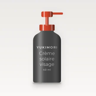 Crème solaire visage matifiante à l'extrait de réglisse SPF 50 – Yukimori, flacon-pompe 40 ml