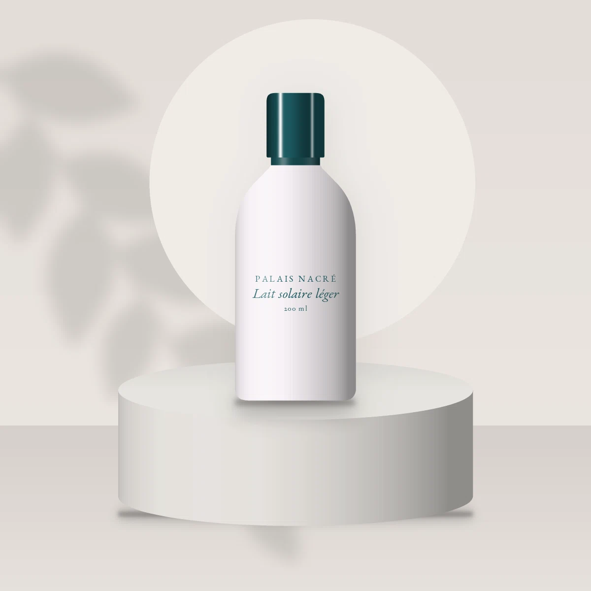 Lait solaire léger à la fleur de tiaré SPF 50 – Palais Nacré, photo d'ambiance